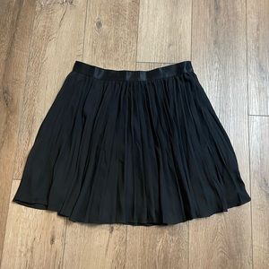 Black pleated skirt from express